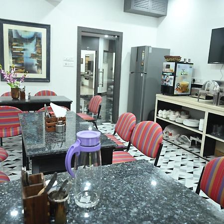 Elgin Suites Колката Екстериор снимка